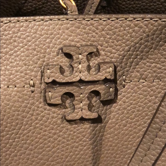 Tory Burch McGraw Tote Silver Maple - Picture 13 of 14
